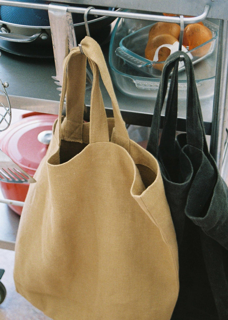 On creating the signature tote bag